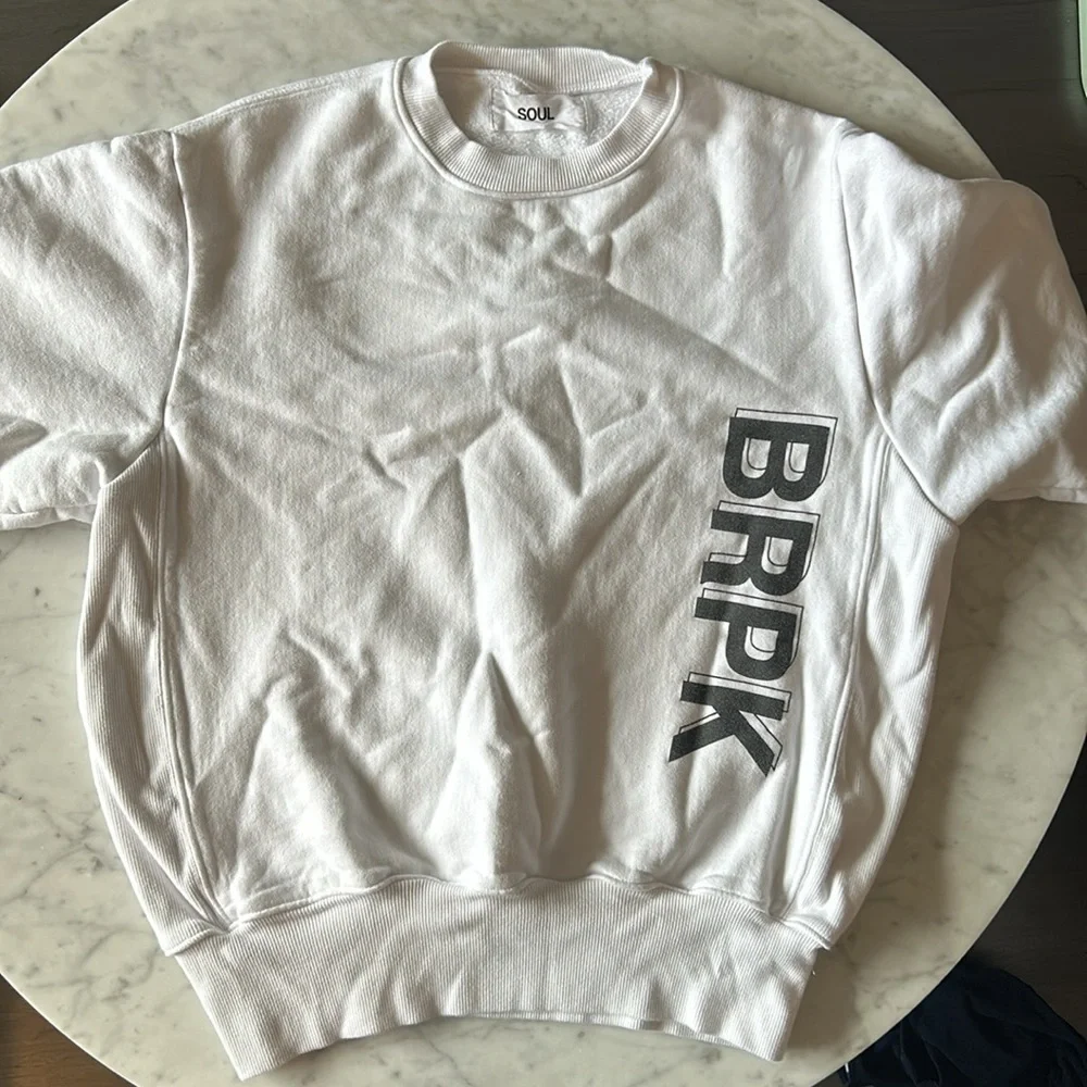 Soulcycle white “Bryant Park” sweatshirt size small. - Picture 4 of 5